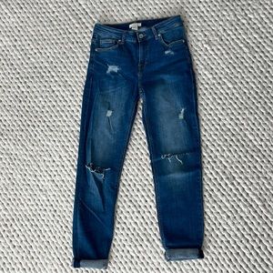 H&M distressed straight boyfriend jean, size 4